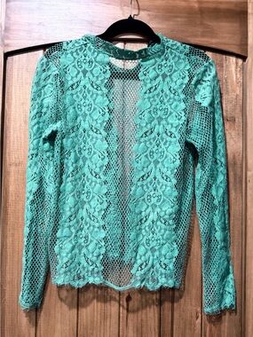 BKE Boutique Lace Sheer Mesh Floral Top